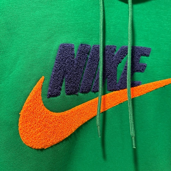 NWT! Nike Club Basketball CHNL FTRA Pullover Mens. Green FN3104-365 - Picture 5 of 13
